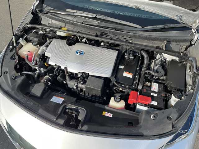 トヨタ プリウス ＰＨＶ A レザーパッケージ 神奈川県 2018(平30)年 10.5万km シルバーM ・１１．６インチナビ　/・バックカメラ　/・ＥＴＣ２．０　/・Ｂｌｕｅｔｏｏｔｈ　/・フルセグＴＶ　/・前後ドラレコ　/・トヨタセーフティーセンス　/・レーダークルーズコントロール　/・シートヒーター　/・パワーシート　/・コーナーセンサー