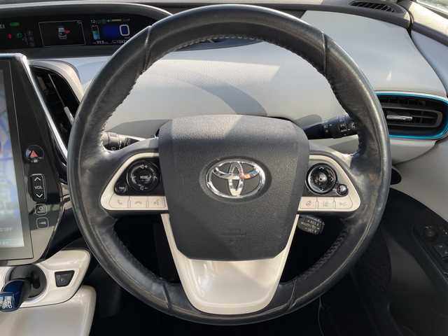 トヨタ プリウス ＰＨＶ A レザーパッケージ 神奈川県 2018(平30)年 10.5万km シルバーM ・１１．６インチナビ　/・バックカメラ　/・ＥＴＣ２．０　/・Ｂｌｕｅｔｏｏｔｈ　/・フルセグＴＶ　/・前後ドラレコ　/・トヨタセーフティーセンス　/・レーダークルーズコントロール　/・シートヒーター　/・パワーシート　/・コーナーセンサー