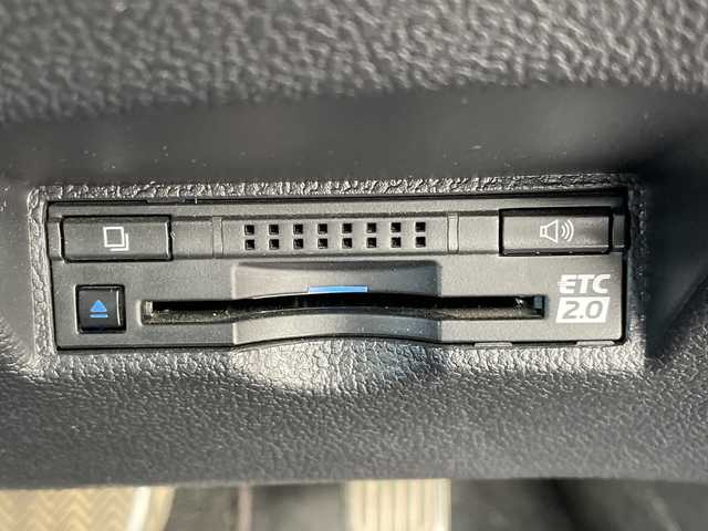 トヨタ プリウス ＰＨＶ A レザーパッケージ 神奈川県 2018(平30)年 10.5万km シルバーM ・１１．６インチナビ　/・バックカメラ　/・ＥＴＣ２．０　/・Ｂｌｕｅｔｏｏｔｈ　/・フルセグＴＶ　/・前後ドラレコ　/・トヨタセーフティーセンス　/・レーダークルーズコントロール　/・シートヒーター　/・パワーシート　/・コーナーセンサー