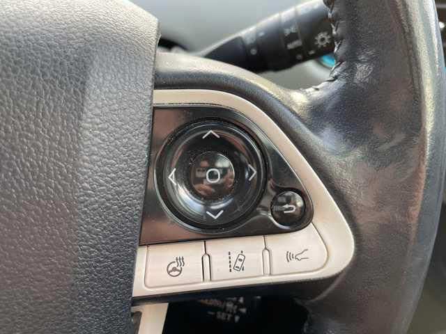 トヨタ プリウス ＰＨＶ A レザーパッケージ 神奈川県 2018(平30)年 10.5万km シルバーM ・１１．６インチナビ　/・バックカメラ　/・ＥＴＣ２．０　/・Ｂｌｕｅｔｏｏｔｈ　/・フルセグＴＶ　/・前後ドラレコ　/・トヨタセーフティーセンス　/・レーダークルーズコントロール　/・シートヒーター　/・パワーシート　/・コーナーセンサー