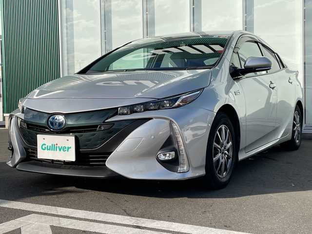 トヨタ プリウス ＰＨＶ A レザーパッケージ 神奈川県 2018(平30)年 10.5万km シルバーM ・１１．６インチナビ　/・バックカメラ　/・ＥＴＣ２．０　/・Ｂｌｕｅｔｏｏｔｈ　/・フルセグＴＶ　/・前後ドラレコ　/・トヨタセーフティーセンス　/・レーダークルーズコントロール　/・シートヒーター　/・パワーシート　/・コーナーセンサー