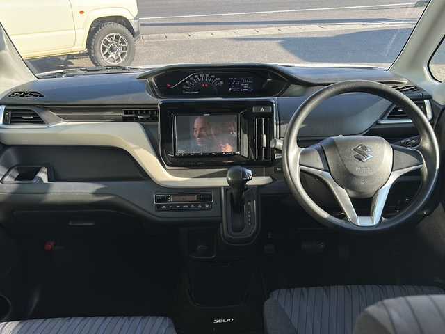 スズキ ソリオ G 香川県 2022(令4)年 4.9万km ピュアホワイトP 純正ナビ（フルセグTV/CD/DVD/BT）/バックカメラ/デジタルインナーミラー/両側スライドドア/コーナーセンサー/オートライト/ビルトインＥＴＣ/4WD