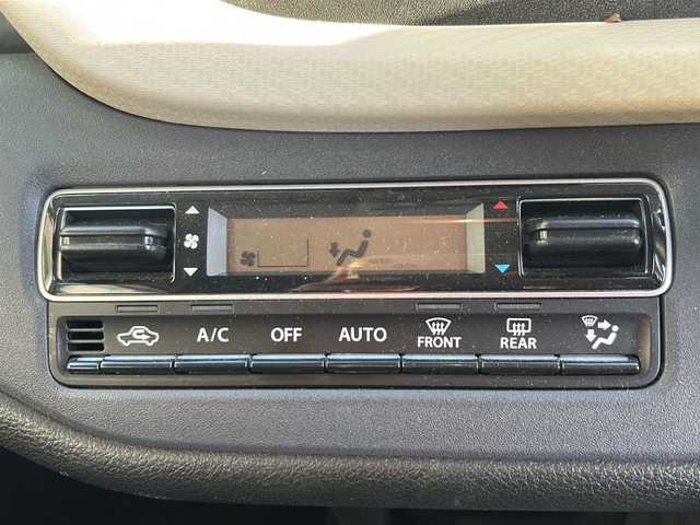 スズキ ソリオ G 香川県 2022(令4)年 4.9万km ピュアホワイトP 純正ナビ（フルセグTV/CD/DVD/BT）/バックカメラ/デジタルインナーミラー/両側スライドドア/コーナーセンサー/オートライト/ビルトインＥＴＣ/4WD