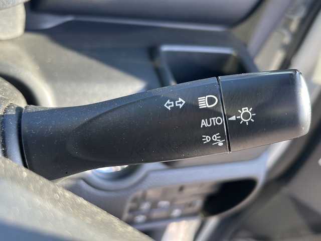 スズキ ソリオ G 香川県 2022(令4)年 4.9万km ピュアホワイトP 純正ナビ（フルセグTV/CD/DVD/BT）/バックカメラ/デジタルインナーミラー/両側スライドドア/コーナーセンサー/オートライト/ビルトインＥＴＣ/4WD