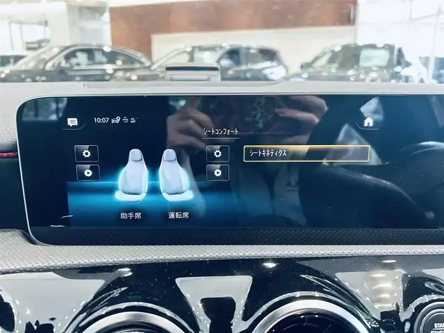 メルセデス・ベンツ Ｍ・ベンツ Ａ２００ｄ AMGライン 大阪府 2019(令1)年 3.1万km モハーベシルバー レーダーセーフティ/ハーフレザー/メモリ付きパワーシート/シートヒーター/ACC/純正ナビ/TV/バックカメラ/純正18インチAW/LEDヘッドライト/ブラインドスポット/クリアランスソナー/ETC/ドラレコ/レーダー探知機/パドルシフト/ワイヤレス充電