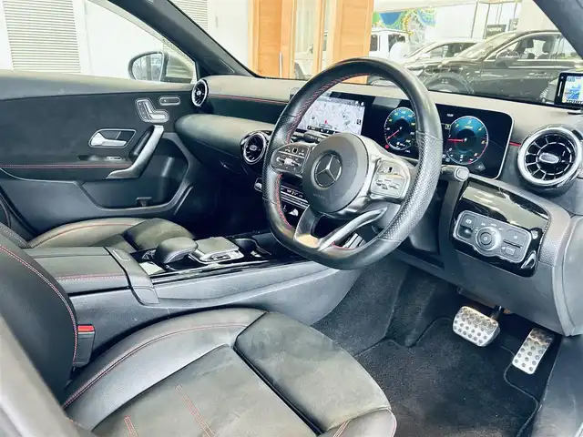 メルセデス・ベンツ Ｍ・ベンツ Ａ２００ｄ AMGライン 大阪府 2019(令1)年 3.1万km モハーベシルバー レーダーセーフティ/ハーフレザー/メモリ付きパワーシート/シートヒーター/ACC/純正ナビ/TV/バックカメラ/純正18インチAW/LEDヘッドライト/ブラインドスポット/クリアランスソナー/ETC/ドラレコ/レーダー探知機/パドルシフト/ワイヤレス充電