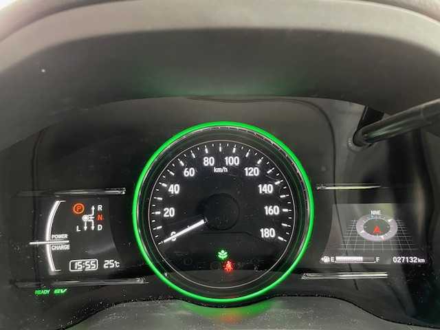 ホンダ ヴェゼル ハイブリッド Z ホンダセンシング 埼玉県 2020(令2)年 2.8万km プラチナホワイトパール 外部検査済み/登録時走行距離27132km/車検R9年3月4日まで/ハイブリッドモデル/純正８インチメモリナビゲーション/（CD/DVD/BT）/フルセグテレビ/バックカメラ/ホンダセンシング/レーンキープアシスト/アダプティブクルーズコントロール/純正17インチアルミホイール/ルーフレール/ハーフレザーシート/LEDヘッドライト/LEDフォグランプ/ETC(ビルトイン)/前後ドライブレコーダー/パドルシフト/シートヒーター（前席）/オートライト/ステアリングリモコン/ミラーヒーター/電動格納ミラー/USBポート/プッシュスタート/スマートキー/アイドリングストップ/新車保証書/取扱説明書