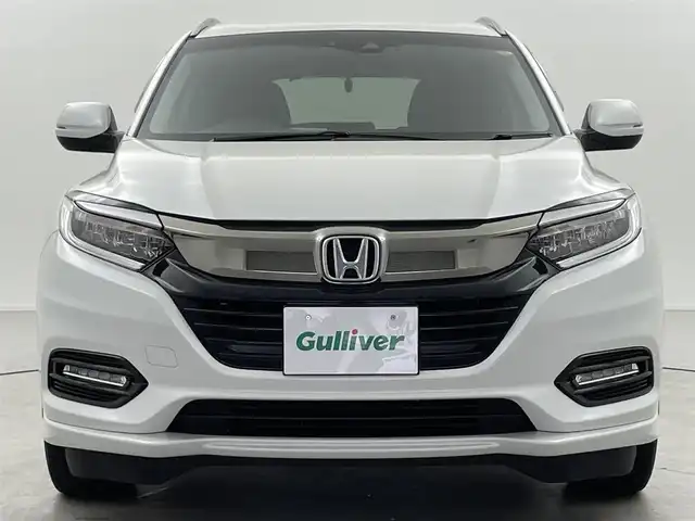 ホンダ ヴェゼル ハイブリッド Z ホンダセンシング 福井県 2020(令2)年 2.8万km プラチナホワイトパール AIS検査済み/車検R9年3月4日まで/ハイブリッドモデル/純正８インチメモリナビゲーション/（CD/DVD/BT）/フルセグテレビ/バックカメラ/ホンダセンシング/レーンキープアシスト/アダプティブクルーズコントロール/純正17インチアルミホイール/ルーフレール/ハーフレザーシート/LEDヘッドライト/LEDフォグランプ/ETC(ビルトイン)/前後ドライブレコーダー/パドルシフト/シートヒーター（前席）/オートライト/ステアリングリモコン/ミラーヒーター/電動格納ミラー/USBポート/プッシュスタート/スマートキー/アイドリングストップ/新車保証書/取扱説明書