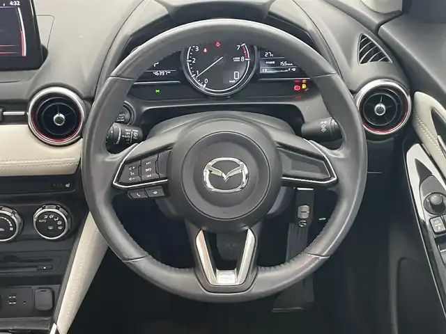 マツダ デミオ 13S ツーリング Lパッケージ 愛知県 2018(平30)年 4.7万km ソウルレッドクリスタルM 純正ナビ　フルセグＴＶ　バックカメラ　ハーフレザー白革　シートヒーター　パーキングセンサー　ＢＳＭ　ＨＵＤ　衝突軽減　車線逸脱　ＬＥＤオートライト　Ｂｌｕｅｔｏｏｔｈ　ＤＶＤ　ＵＳＢ　ＡＵＸ　禁煙車