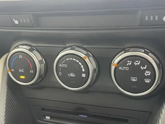 マツダ デミオ 13S ツーリング Lパッケージ 愛知県 2018(平30)年 4.7万km ソウルレッドクリスタルM 純正ナビ　フルセグＴＶ　バックカメラ　ハーフレザー白革　シートヒーター　パーキングセンサー　ＢＳＭ　ＨＵＤ　衝突軽減　車線逸脱　ＬＥＤオートライト　Ｂｌｕｅｔｏｏｔｈ　ＤＶＤ　ＵＳＢ　ＡＵＸ　禁煙車