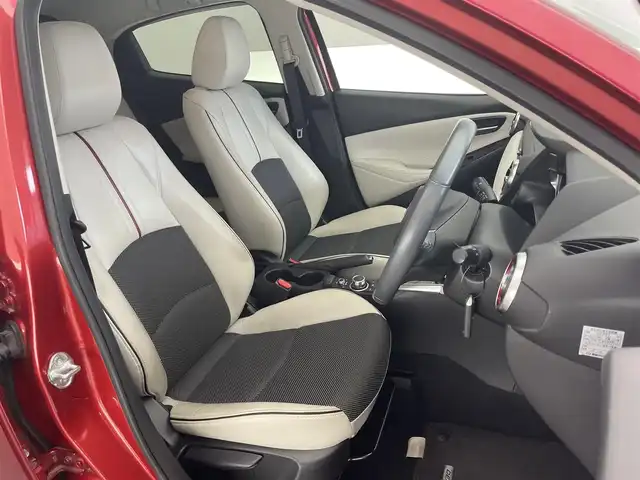 マツダ デミオ 13S ツーリング Lパッケージ 愛知県 2018(平30)年 4.7万km ソウルレッドクリスタルM 純正ナビ　フルセグＴＶ　バックカメラ　ハーフレザー白革　シートヒーター　パーキングセンサー　ＢＳＭ　ＨＵＤ　衝突軽減　車線逸脱　ＬＥＤオートライト　Ｂｌｕｅｔｏｏｔｈ　ＤＶＤ　ＵＳＢ　ＡＵＸ　禁煙車
