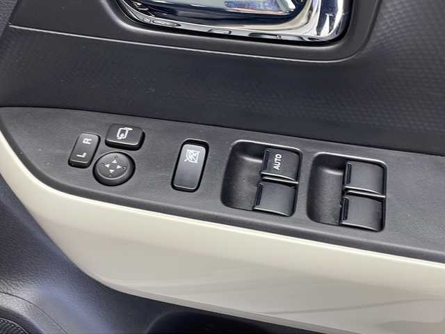 スズキ クロスビー HYBRID MZ 愛知県 2024(令6)年 0.5万km キャラバンアイボリーパールメタリック/ホワイト 2トーンルーフ 衝突被害軽減ブレーキ/社外8インチSDナビ　ナビあり/全方位カメラ/レーダークルーズコントロール/シートヒーター/フルセグTV/CD DVD/Bluetooth/バックカメラ/コーナーセンサー/純正アルミホイール/LEDヘッドライト/オートマチックハイビーム/パドルシフト/ドライブレコーダー/ETC/ステアリングスイッチ/スマートキー/プッシュスタート