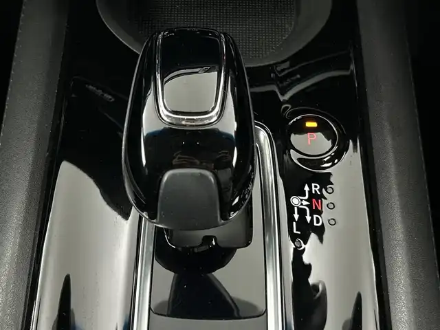 ホンダ ヴェゼル ハイブリッド Z ホンダセンシング 愛知県 2020(令2)年 3.7万km クリスタルブラックパール ワンオーナー/禁煙車/純正7インチナビ/（CD/DVD/Bluetooth/フルセグTV)/バックカメラ/ホンダセンシング/・衝突軽減ブレーキ/・レーンキープアシスト/・誤発進抑制機能/ETC/シートヒーター/ルーフレール/パドルシフト/LEDヘッドライト/純正17インチアルミホイール/スマートキー/純正フロアマット