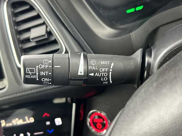 ホンダ ヴェゼル ハイブリッド Z ホンダセンシング 愛知県 2020(令2)年 3.7万km クリスタルブラックパール ワンオーナー/禁煙車/純正7インチナビ/（CD/DVD/Bluetooth/フルセグTV)/バックカメラ/ホンダセンシング/・衝突軽減ブレーキ/・レーンキープアシスト/・誤発進抑制機能/ETC/シートヒーター/ルーフレール/パドルシフト/LEDヘッドライト/純正17インチアルミホイール/スマートキー/純正フロアマット