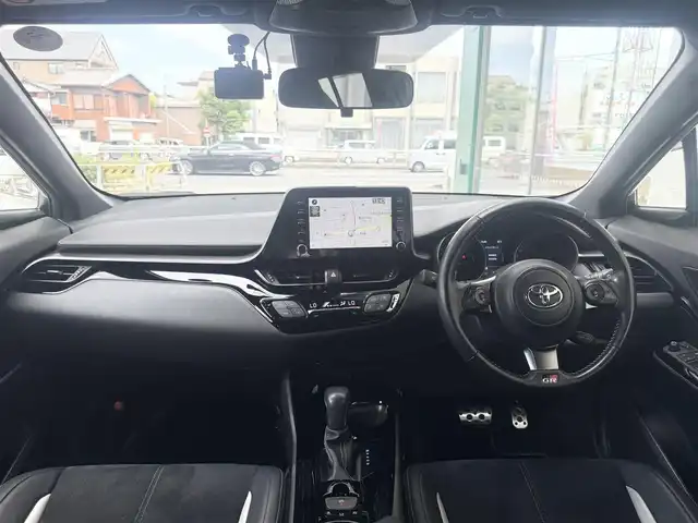 トヨタ Ｃ－ＨＲ S GRスポーツ 愛知県 2023(令5)年 4.8万km パールⅡ /ワンオーナー//GRフロントスポイラー//GRサイドスポイラー//GR専用フロントデザイン//GR専用エンブレム//メーカーナビ//AM/FM/USB/BT/Miracast//全方位カメラ//ビルトインETC//前後ドラレコ//オートLEDライト//フォグランプ//GR専用スポーツシート//ハーフレザーシート//前席シートヒーター//運転席ランバーサポート//GR専用革巻きステアリング//ステアリングリモコン//電動パーキングブレーキ//AUTO HOLD//スペアタイヤ//GR専用ブレーキキャリパー//横滑り防止装置//DRIVE MODE//SPORT/ECO/NORMAL//EV MODE//GR専用プッシュスタート//スマートキー//スペアキー//GR専用フロアマット//純正ドアバイザー//ISOFIX//トノカバー//バニティミラー//保証書//取扱説明書//ナビ取扱説明書//R5年記録簿