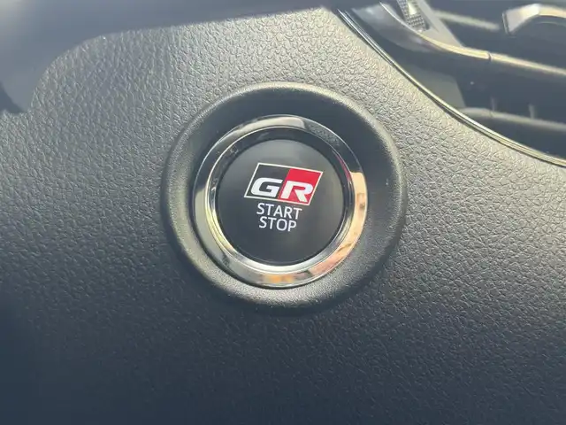 トヨタ Ｃ－ＨＲ S GRスポーツ 愛知県 2023(令5)年 4.8万km パールⅡ /ワンオーナー//GRフロントスポイラー//GRサイドスポイラー//GR専用フロントデザイン//GR専用エンブレム//メーカーナビ//AM/FM/USB/BT/Miracast//全方位カメラ//ビルトインETC//前後ドラレコ//オートLEDライト//フォグランプ//GR専用スポーツシート//ハーフレザーシート//前席シートヒーター//運転席ランバーサポート//GR専用革巻きステアリング//ステアリングリモコン//電動パーキングブレーキ//AUTO HOLD//スペアタイヤ//GR専用ブレーキキャリパー//横滑り防止装置//DRIVE MODE//SPORT/ECO/NORMAL//EV MODE//GR専用プッシュスタート//スマートキー//スペアキー//GR専用フロアマット//純正ドアバイザー//ISOFIX//トノカバー//バニティミラー//保証書//取扱説明書//ナビ取扱説明書//R5年記録簿