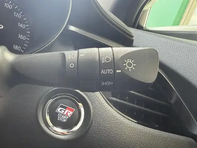 トヨタ Ｃ－ＨＲ S GRスポーツ 愛知県 2023(令5)年 4.8万km パールⅡ /ワンオーナー//GRフロントスポイラー//GRサイドスポイラー//GR専用フロントデザイン//GR専用エンブレム//メーカーナビ//AM/FM/USB/BT/Miracast//全方位カメラ//ビルトインETC//前後ドラレコ//オートLEDライト//フォグランプ//GR専用スポーツシート//ハーフレザーシート//前席シートヒーター//運転席ランバーサポート//GR専用革巻きステアリング//ステアリングリモコン//電動パーキングブレーキ//AUTO HOLD//スペアタイヤ//GR専用ブレーキキャリパー//横滑り防止装置//DRIVE MODE//SPORT/ECO/NORMAL//EV MODE//GR専用プッシュスタート//スマートキー//スペアキー//GR専用フロアマット//純正ドアバイザー//ISOFIX//トノカバー//バニティミラー//保証書//取扱説明書//ナビ取扱説明書//R5年記録簿