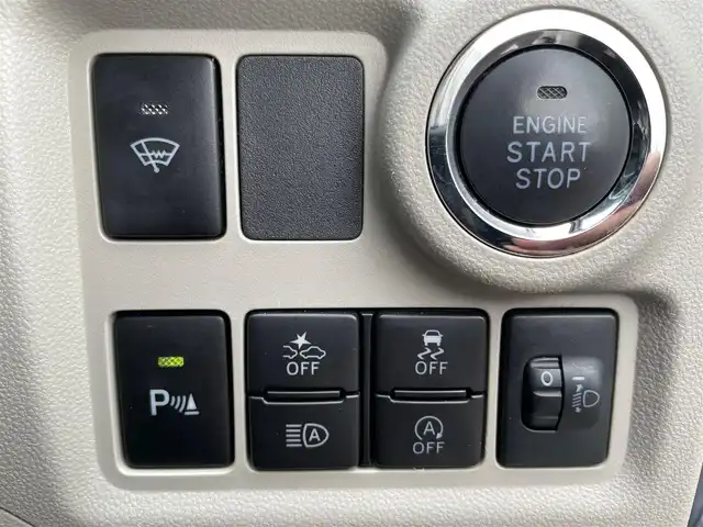 ダイハツ ブーン X Lパッケージ SAⅢ 岩手県 2020(令2)年 7.3万km ブライトシルバーメタリック ４ＷＤ　メモリナビ　Ｂｌｕｅｔｏｏｔｈ再生　ドラレコ　バックＣ　Ｓヒーター　ＥＴＣ　ＣＤ再生　純正フロアマット　１４ＡＷ　衝突軽減　スマートキー　コーナーセンサー