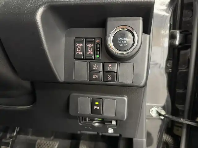 トヨタ タンク カスタムG 三重県 2020(令2)年 2.6万km ブラックマイカメタリック ガソリン/FF/インパネCVT/純正 7インチナビ NSZT-W68T/（AM/FM/CD/DVD/TV/SD/SDREC/Bluetooth）/バックガイドモニター/両側パワースライドドア/ドライブレコーダー 前後/ビルトイン ETC2.0/スマートアシスト3/・衝突警報機能（対車両・対歩行者）/・衝突回避支援ブレーキ機能（対車両・対歩行者）/・車線逸脱警報/・先行車発進告知機能/・オートハイビーム機能/・誤発進抑制制御機能（前方・後方）/・コーナーセンサー（前後）/装備/●クルーズコントロール/●オートライト/●LEDヘッドライト/●LEDフロントフォグライト/●オートエアコン/●ステアリングスイッチ/●プッシュスタート/●保/取/ナビ取/●スマートキーx2/●純正14inAW/など
