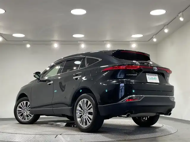 トヨタ ハリアー ハイブリッド Z レザーパッケージ 愛知県 2020(令2)年 3.5万km プレシャスブラックパール 純正１２．３インチナビ/(Bluetooth/AM/FM/USB/Miracast/AUX/フルセグTV/CarPlay)/トヨタセーフティセンス　/　　-プリクラッシュセーフティ/　　-レーントレーニングアシスト/　　-レーダークルーズコントロール/　　-アダプティブハイビームシステム/　　-ロードサインアシスト/デジタルインナーミラー　/ビルトインＥＴＣ２．０　/ヘッドアップディスプレイ　/ブラインドスポットモニター/先行車発進お知らせ/クリアランスソナー/シートベンチレーション/シートヒーター　/ステアリングヒーター/メモリー機能付パワーシート/黒レザーシート/LEDヘッドライト/LEDフォグランプ