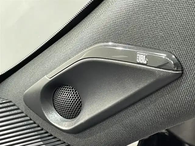 トヨタ ハリアー ハイブリッド Z レザーパッケージ 愛知県 2020(令2)年 3.5万km プレシャスブラックパール 純正１２．３インチナビ/(Bluetooth/AM/FM/USB/Miracast/AUX/フルセグTV/CarPlay)/トヨタセーフティセンス　/　　-プリクラッシュセーフティ/　　-レーントレーニングアシスト/　　-レーダークルーズコントロール/　　-アダプティブハイビームシステム/　　-ロードサインアシスト/デジタルインナーミラー　/ビルトインＥＴＣ２．０　/ヘッドアップディスプレイ　/ブラインドスポットモニター/先行車発進お知らせ/クリアランスソナー/シートベンチレーション/シートヒーター　/ステアリングヒーター/メモリー機能付パワーシート/黒レザーシート/LEDヘッドライト/LEDフォグランプ