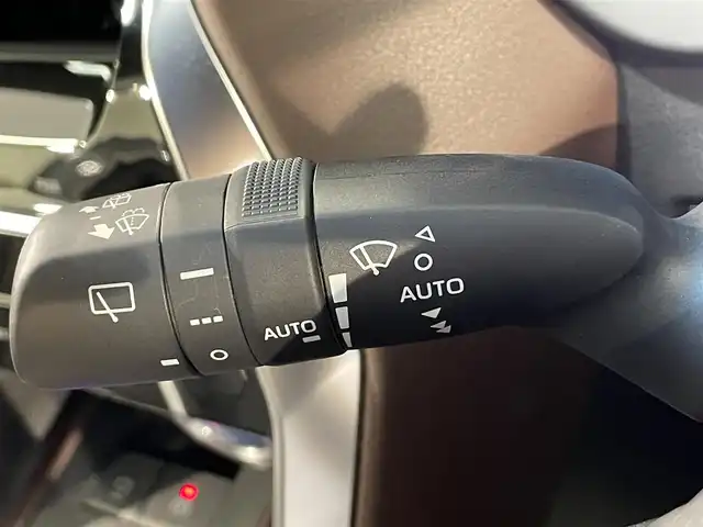 トヨタ ハリアー ハイブリッド Z レザーパッケージ 愛知県 2020(令2)年 3.5万km プレシャスブラックパール 純正１２．３インチナビ/(Bluetooth/AM/FM/USB/Miracast/AUX/フルセグTV/CarPlay)/トヨタセーフティセンス　/　　-プリクラッシュセーフティ/　　-レーントレーニングアシスト/　　-レーダークルーズコントロール/　　-アダプティブハイビームシステム/　　-ロードサインアシスト/デジタルインナーミラー　/ビルトインＥＴＣ２．０　/ヘッドアップディスプレイ　/ブラインドスポットモニター/先行車発進お知らせ/クリアランスソナー/シートベンチレーション/シートヒーター　/ステアリングヒーター/メモリー機能付パワーシート/黒レザーシート/LEDヘッドライト/LEDフォグランプ