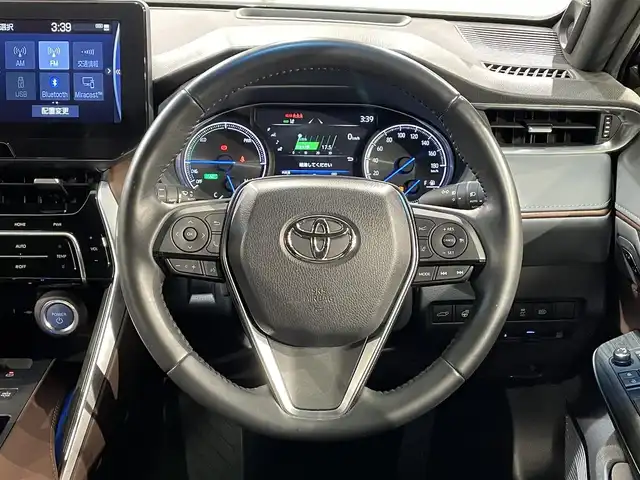 トヨタ ハリアー ハイブリッド Z レザーパッケージ 愛知県 2020(令2)年 3.5万km プレシャスブラックパール 純正１２．３インチナビ/(Bluetooth/AM/FM/USB/Miracast/AUX/フルセグTV/CarPlay)/トヨタセーフティセンス　/　　-プリクラッシュセーフティ/　　-レーントレーニングアシスト/　　-レーダークルーズコントロール/　　-アダプティブハイビームシステム/　　-ロードサインアシスト/デジタルインナーミラー　/ビルトインＥＴＣ２．０　/ヘッドアップディスプレイ　/ブラインドスポットモニター/先行車発進お知らせ/クリアランスソナー/シートベンチレーション/シートヒーター　/ステアリングヒーター/メモリー機能付パワーシート/黒レザーシート/LEDヘッドライト/LEDフォグランプ