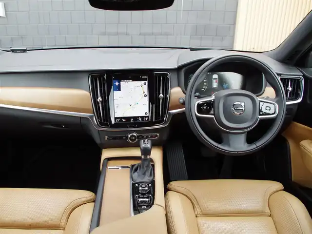 ボルボ Ｖ９０ D4 インスクリプション 埼玉県 2020(令2)年 4万km 黒 キャメルレザーシート /アダプティブクルーズコントロール /全周囲カメラ /ヘッドアップディスプレイ /ブラインドスポットモニター /Pセンサー /CarPlay /harman/cardon/純正ナビ /シートHI /ベンチレーション /電動リアゲート