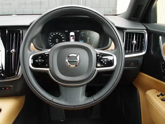ボルボ Ｖ９０ D4 インスクリプション 埼玉県 2020(令2)年 4万km 黒 キャメルレザーシート /アダプティブクルーズコントロール /全周囲カメラ /ヘッドアップディスプレイ /ブラインドスポットモニター /Pセンサー /CarPlay /harman/cardon/純正ナビ /シートHI /ベンチレーション /電動リアゲート
