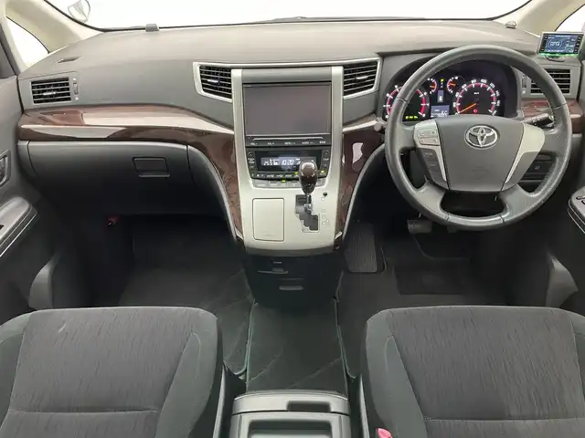 トヨタ ヴェルファイア 2．4Z 愛知県 2014(平26)年 7.5万km ホワイトパールクリスタルシャイン 純正９型ナビ　純正後席モニター　禁煙車　フルセグＴＶ　ＤＶＤ　両側パワスラ　ＷＥＤＳ１７インチＡＷ　コーナーセンサー　ＥＴＣ　バックカメラ　オットマン HIDヘッドライト　オートライト　フォグランプ
