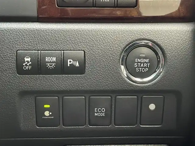 トヨタ ヴェルファイア 2．4Z 愛知県 2014(平26)年 7.5万km ホワイトパールクリスタルシャイン 純正９型ナビ　純正後席モニター　禁煙車　フルセグＴＶ　ＤＶＤ　両側パワスラ　ＷＥＤＳ１７インチＡＷ　コーナーセンサー　ＥＴＣ　バックカメラ　オットマン HIDヘッドライト　オートライト　フォグランプ