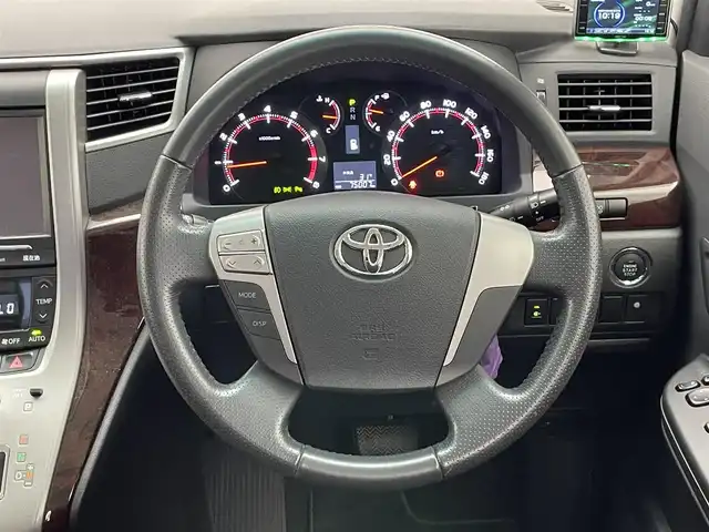 トヨタ ヴェルファイア 2．4Z 愛知県 2014(平26)年 7.5万km ホワイトパールクリスタルシャイン 純正９型ナビ　純正後席モニター　禁煙車　フルセグＴＶ　ＤＶＤ　両側パワスラ　ＷＥＤＳ１７インチＡＷ　コーナーセンサー　ＥＴＣ　バックカメラ　オットマン HIDヘッドライト　オートライト　フォグランプ