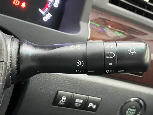 トヨタ ヴェルファイア 2．4Z 愛知県 2014(平26)年 7.5万km ホワイトパールクリスタルシャイン 純正９型ナビ　純正後席モニター　禁煙車　フルセグＴＶ　ＤＶＤ　両側パワスラ　ＷＥＤＳ１７インチＡＷ　コーナーセンサー　ＥＴＣ　バックカメラ　オットマン HIDヘッドライト　オートライト　フォグランプ