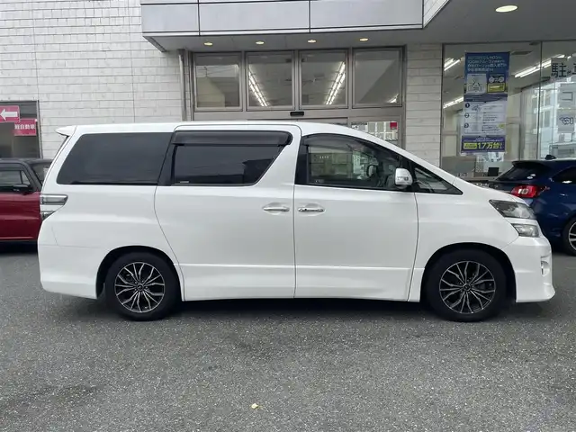 トヨタ ヴェルファイア 2．4Z 愛知県 2014(平26)年 7.5万km ホワイトパールクリスタルシャイン 【(株)IDOMが運営する【じしゃロン豊川店】の自社ローン対象車両になります。こちらは現金ご利用時の価格です。自社ローンご希望の方は別途その旨お申付け下さい。】/純正９型ナビ　純正後席モニター　禁煙車　フルセグＴＶ　ＤＶＤ　両側パワスラ　ＷＥＤＳ１７インチＡＷ　コーナーセンサー　ＥＴＣ　バックカメラ　オットマン HIDヘッドライト　オートライト　フォグランプ