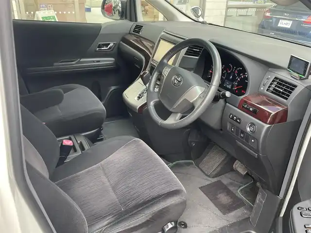 トヨタ ヴェルファイア 2．4Z 愛知県 2014(平26)年 7.5万km ホワイトパールクリスタルシャイン 【(株)IDOMが運営する【じしゃロン豊川店】の自社ローン対象車両になります。こちらは現金ご利用時の価格です。自社ローンご希望の方は別途その旨お申付け下さい。】/純正９型ナビ　純正後席モニター　禁煙車　フルセグＴＶ　ＤＶＤ　両側パワスラ　ＷＥＤＳ１７インチＡＷ　コーナーセンサー　ＥＴＣ　バックカメラ　オットマン HIDヘッドライト　オートライト　フォグランプ