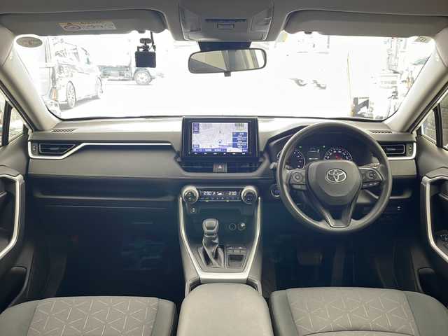 トヨタ ＲＡＶ４ X 兵庫県 2019(令1)年 6.2万km ホワイトパールクリスタルシャイン ・TRDエアロ（F.S.R）/・Toyota Safety Sense/・プリクラッシュセーフティ/・レーントレーシングアシスト/・レーダークルーズコントロール（全車速追従機能付）/・オートマチックハイビーム/・ロードサインアシスト/・先行車発進告知機能/・インテリジェントクリアランスソナー/・オートマチックハイビーム/・純正9インチナビ＆フルセグ＆BT＆DVD/・バックカメラ/・スマートキー/・プッシュスタート/・ビルトインETC/・前後ドライブレコーダー/・純正17インチアルミホイール/・電動パーキング/・オートブレーキホールド/・3灯式LEDヘッドランプ（オートレベリング機能付）＋LEDクリアランスランプ＋LEDデイライト/・フロントフォグランプ/・防眩インナーミラー /・純正フロアマット/・オートライト/・MTモード付AT/・ルーフレール
