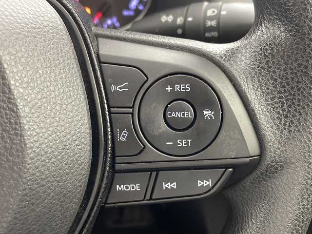 トヨタ ＲＡＶ４ X 兵庫県 2019(令1)年 6.2万km ホワイトパールクリスタルシャイン ・TRDエアロ（F.S.R）/・Toyota Safety Sense/・プリクラッシュセーフティ/・レーントレーシングアシスト/・レーダークルーズコントロール（全車速追従機能付）/・オートマチックハイビーム/・ロードサインアシスト/・先行車発進告知機能/・インテリジェントクリアランスソナー/・オートマチックハイビーム/・純正9インチナビ＆フルセグ＆BT＆DVD/・バックカメラ/・スマートキー/・プッシュスタート/・ビルトインETC/・前後ドライブレコーダー/・純正17インチアルミホイール/・電動パーキング/・オートブレーキホールド/・3灯式LEDヘッドランプ（オートレベリング機能付）＋LEDクリアランスランプ＋LEDデイライト/・フロントフォグランプ/・防眩インナーミラー /・純正フロアマット/・オートライト/・MTモード付AT/・ルーフレール