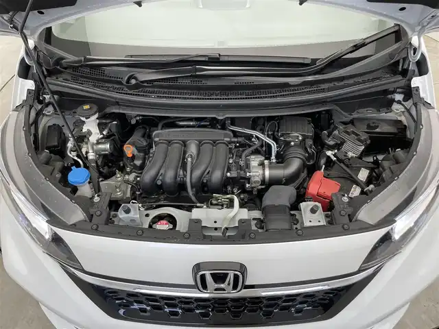 ホンダ フリード＋ G 滋賀県 2024(令6)年 1.9万km プラチナホワイトパール 純正9インチナビ/【Bluetooth/CD/DVD/フルセグTV/HDMI/Apple CarPlay】/バックカメラ/衝突軽減ブレーキ/追従クルーズコントロール/レーンキープアシスト/両側パワースライドドア/LEDヘッドライト/オートライト/D/Nシートヒーター/前後ドライブレコーダー/ビルトインETC/ドアバイザー/後席サンシェード/純正フロアマット/プッシュスタート/スマートキー/ステアリングリモコン