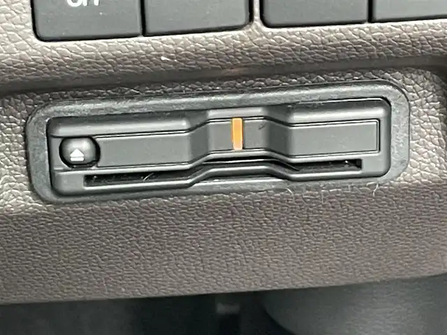 ホンダ フリード＋ G 滋賀県 2024(令6)年 1.9万km プラチナホワイトパール 純正9インチナビ/【Bluetooth/CD/DVD/フルセグTV/HDMI/Apple CarPlay】/バックカメラ/衝突軽減ブレーキ/追従クルーズコントロール/レーンキープアシスト/両側パワースライドドア/LEDヘッドライト/オートライト/D/Nシートヒーター/前後ドライブレコーダー/ビルトインETC/ドアバイザー/後席サンシェード/純正フロアマット/プッシュスタート/スマートキー/ステアリングリモコン