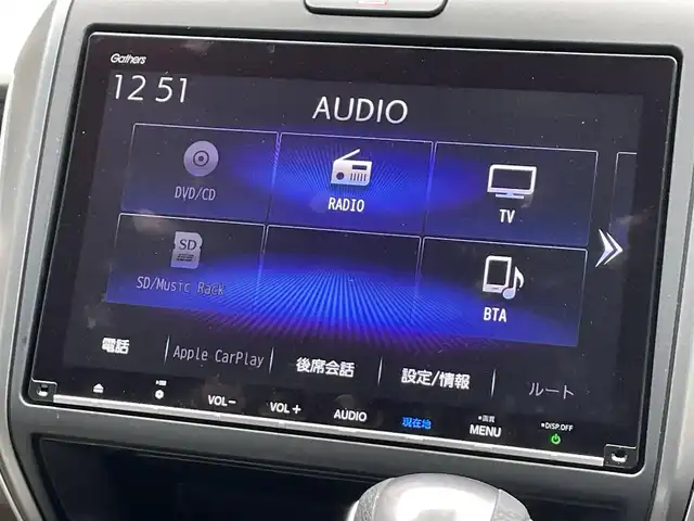 ホンダ フリード＋ G 滋賀県 2024(令6)年 1.9万km プラチナホワイトパール 純正9インチナビ/【Bluetooth/CD/DVD/フルセグTV/HDMI/Apple CarPlay】/バックカメラ/衝突軽減ブレーキ/追従クルーズコントロール/レーンキープアシスト/両側パワースライドドア/LEDヘッドライト/オートライト/D/Nシートヒーター/前後ドライブレコーダー/ビルトインETC/ドアバイザー/後席サンシェード/純正フロアマット/プッシュスタート/スマートキー/ステアリングリモコン