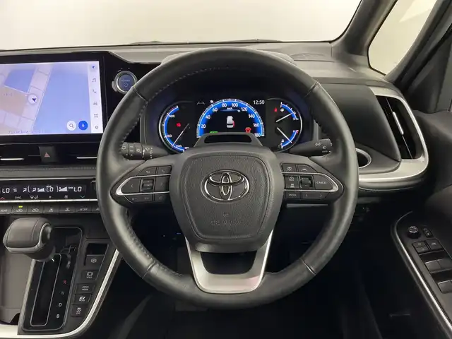 トヨタ ヴォクシー ハイブリッド S－Z 鹿児島県 2022(令4)年 3.6万km ホワイトパールクリスタルシャイン 純正10.5インチナビ/(BT/CD/DVD/AM/FM/フルセグTV/HDMI)/純正14インチフリップダウンモニター/トヨタセーフティセンス/・レーダークルーズコントロール/・プリクラッシュセーフティ/・レーンディパーチャアラート/・先行車お知らせ機能/・誤発進抑制機能/・オートマチックハイビーム/・標識認識機能/バックカメラ/ブラインドスポットモニター/前後ドライブレコーダー/両側パワースライドドア/前後コーナーセンサー/モデリスタフルエアロ/ウォークスルー/ハーフレザーシート/前席シートヒーター/純正フロアマット/純正17インチアルミホイール/保証書/取扱説明書