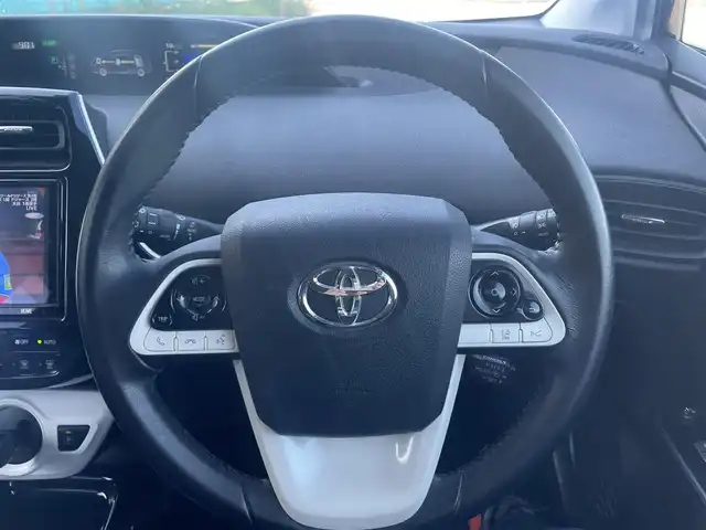 トヨタ プリウス Sセーフティプラス 福岡県 2018(平30)年 3.4万km アティチュードブラックマイカ