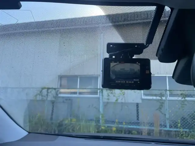 トヨタ プリウス Sセーフティプラス 福岡県 2018(平30)年 3.4万km アティチュードブラックマイカ