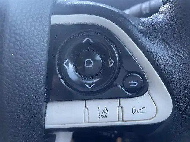 トヨタ プリウス Sセーフティプラス 福岡県 2018(平30)年 3.4万km アティチュードブラックマイカ