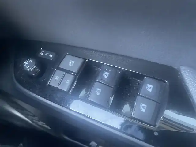 トヨタ プリウス Sセーフティプラス 福岡県 2018(平30)年 3.4万km アティチュードブラックマイカ