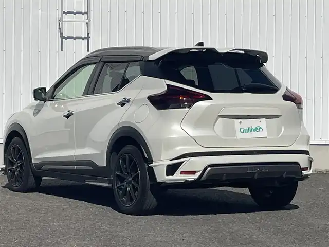 日産 キックス X 熊本県 2021(令3)年 4.3万km ブリリアントホワイトパール/ピュアブラック 2トーン 純正ナビ/・AM/FM/CD/DVD/BT/USB/・アラウンドビューモニター/・フルセグTV/プロパイロット/エマージェンシーブレーキ/側方支援/ふらつき警報/オートマチックハイビーム/IMPULエアロ/リアスポイラー/ドライブレコーダー/ハーフレザーシート/前席シートヒーター/ルーフレール/ETC/デジタルインナーミラー/革巻きステアリング/ステアリングスイッチ/ステアリングヒーター/電動パーキングブレーキ/オートホールドブレーキ/LEDヘッドライト/純正フロアマット/社外アルミホイール/ドアバイザー