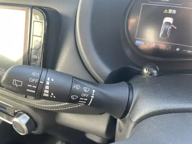 日産 キックス X 熊本県 2021(令3)年 4.3万km ブリリアントホワイトパール/ピュアブラック 2トーン 純正ナビ/・AM/FM/CD/DVD/BT/USB/・アラウンドビューモニター/・フルセグTV/プロパイロット/エマージェンシーブレーキ/側方支援/ふらつき警報/オートマチックハイビーム/IMPULエアロ/リアスポイラー/ドライブレコーダー/ハーフレザーシート/前席シートヒーター/ルーフレール/ETC/デジタルインナーミラー/革巻きステアリング/ステアリングスイッチ/ステアリングヒーター/電動パーキングブレーキ/オートホールドブレーキ/LEDヘッドライト/純正フロアマット/社外アルミホイール/ドアバイザー