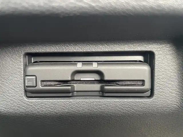 日産 キックス X 熊本県 2021(令3)年 4.3万km ブリリアントホワイトパール/ピュアブラック 2トーン 純正ナビ/・AM/FM/CD/DVD/BT/USB/・アラウンドビューモニター/・フルセグTV/プロパイロット/エマージェンシーブレーキ/側方支援/ふらつき警報/オートマチックハイビーム/IMPULエアロ/リアスポイラー/ドライブレコーダー/ハーフレザーシート/前席シートヒーター/ルーフレール/ETC/デジタルインナーミラー/革巻きステアリング/ステアリングスイッチ/ステアリングヒーター/電動パーキングブレーキ/オートホールドブレーキ/LEDヘッドライト/純正フロアマット/社外アルミホイール/ドアバイザー