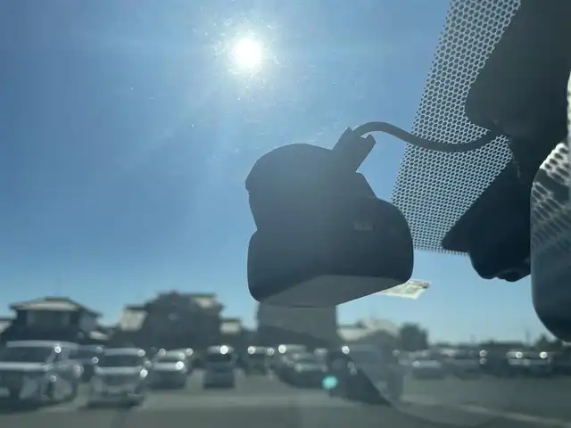 日産 キックス X 熊本県 2021(令3)年 4.3万km ブリリアントホワイトパール/ピュアブラック 2トーン 純正ナビ/・AM/FM/CD/DVD/BT/USB/・アラウンドビューモニター/・フルセグTV/プロパイロット/エマージェンシーブレーキ/側方支援/ふらつき警報/オートマチックハイビーム/IMPULエアロ/リアスポイラー/ドライブレコーダー/ハーフレザーシート/前席シートヒーター/ルーフレール/ETC/デジタルインナーミラー/革巻きステアリング/ステアリングスイッチ/ステアリングヒーター/電動パーキングブレーキ/オートホールドブレーキ/LEDヘッドライト/純正フロアマット/社外アルミホイール/ドアバイザー