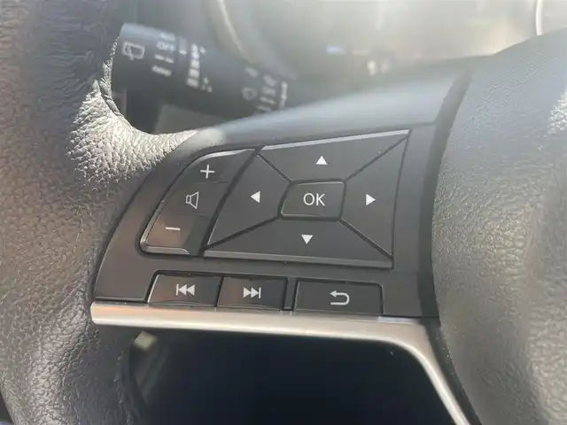 日産 キックス X 熊本県 2021(令3)年 4.3万km ブリリアントホワイトパール/ピュアブラック 2トーン 純正ナビ/・AM/FM/CD/DVD/BT/USB/・アラウンドビューモニター/・フルセグTV/プロパイロット/エマージェンシーブレーキ/側方支援/ふらつき警報/オートマチックハイビーム/IMPULエアロ/リアスポイラー/ドライブレコーダー/ハーフレザーシート/前席シートヒーター/ルーフレール/ETC/デジタルインナーミラー/革巻きステアリング/ステアリングスイッチ/ステアリングヒーター/電動パーキングブレーキ/オートホールドブレーキ/LEDヘッドライト/純正フロアマット/社外アルミホイール/ドアバイザー